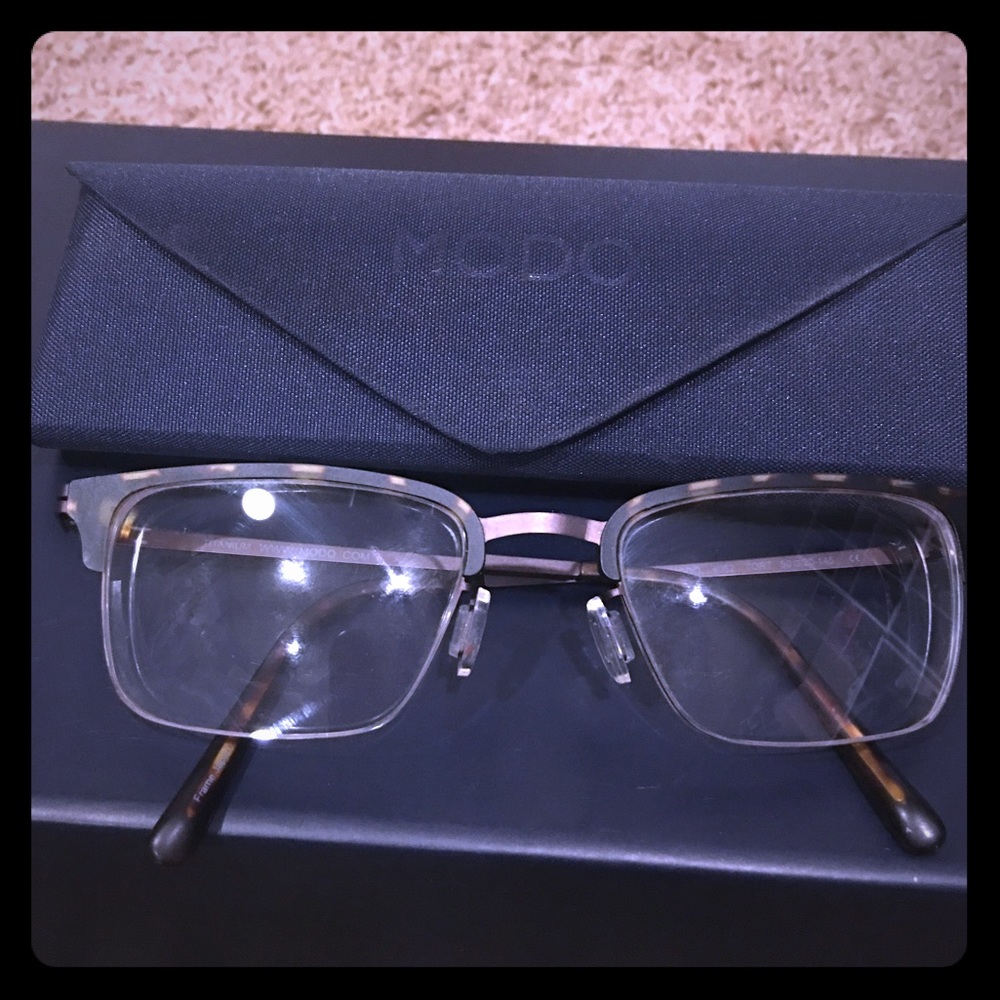 Modo eyeglasses